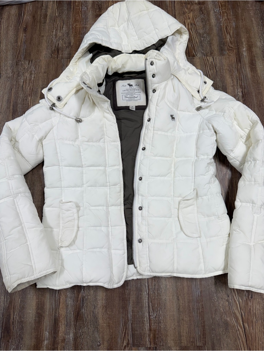 Vintage Y2K Abercrombie & Fitch white puffer jacket with hood, size M